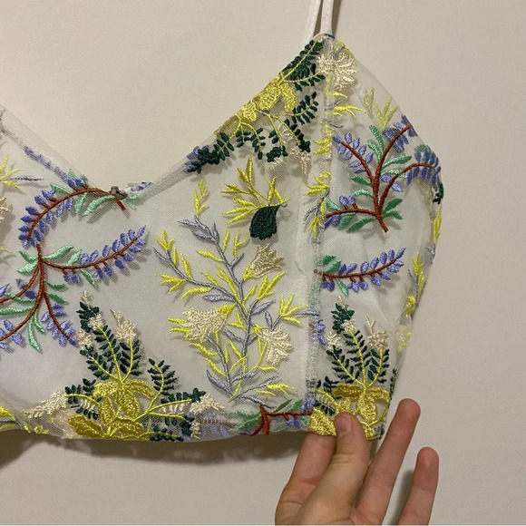Urban Outfitters Floral Mesh Crop Top Medium - Picture 3 of 9